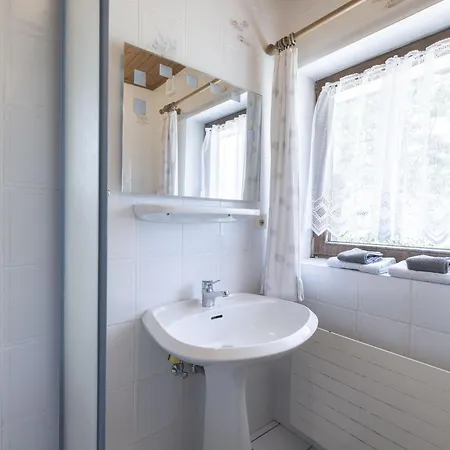 1 By Interhome シュラートミンク